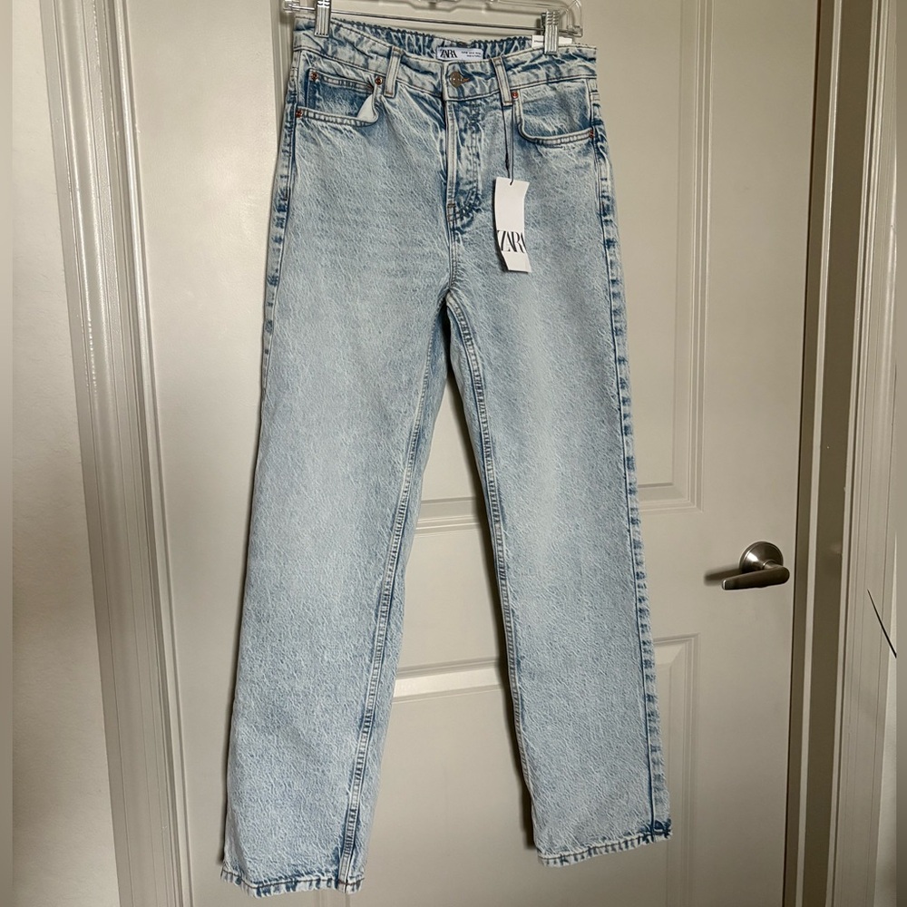 Zara Light Wash Straight Leg Women's Jeans - Picture 5 of 9